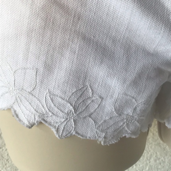 🌸White SO brand size 7 shorts - Picture 2 of 7